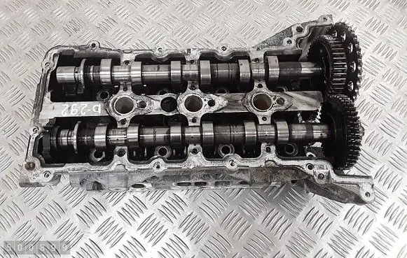 Nissan Navara Engine head 8200816687c v9x