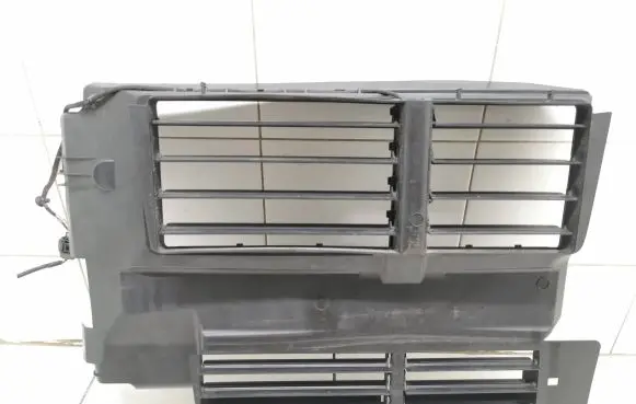 Ford Focus Intercooler air guide/duct channel Bm518475ce Bm518472a