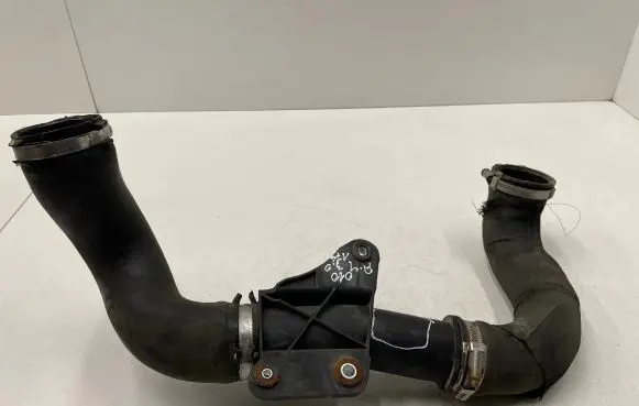 Audi A4 S4 B8 8K Intercooler hose/pipe 8K0145673E PA6GF30