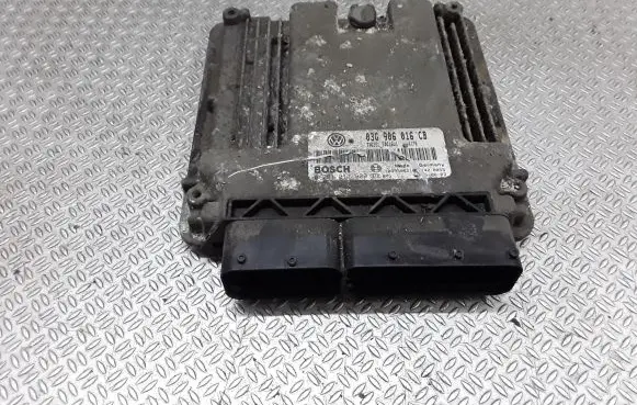 Volkswagen Golf V Engine control unit/module 03G906016CB 0281011900