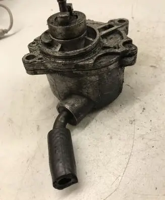 Mercedes-Benz ML W163 Vacuum pump
