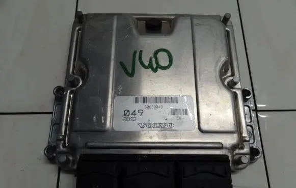 Volvo S40, V40 Engine control unit/module 30630049