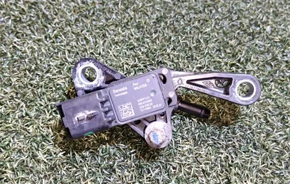 Renault Master III Air pressure sensor 223657652R