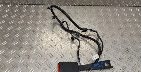 Toyota Yaris Front seatbelt buckle