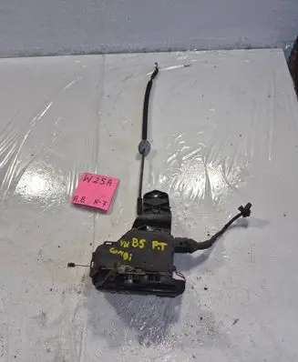 Volkswagen PASSAT B5 Rear door lock 3B4839016