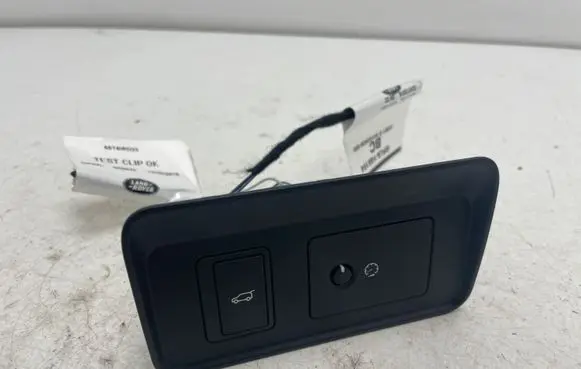 Tailgate opening switch