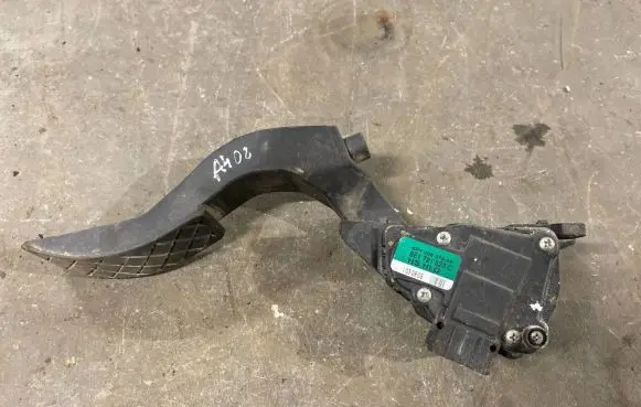 Audi A4 S4 B6 8E 8H Accelerator throttle pedal 8E1721523C 6PV00837505