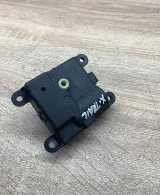 Nissan X-Trail T30 Air flap motor/actuator 3J01030840 031110