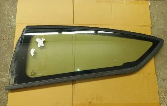 Citroen C4 I Rear side window 