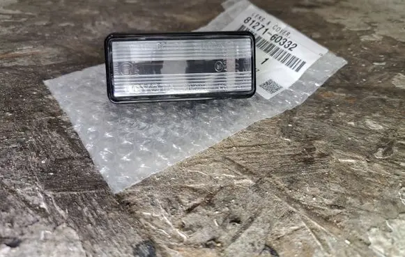 Toyota Land Cruiser (J120) Number plate light 8127160332
