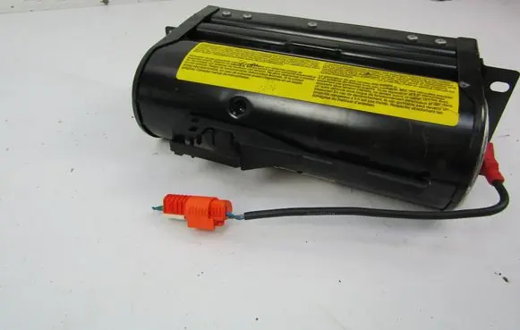 Volkswagen PASSAT B5 Passenger airbag 3B0880204