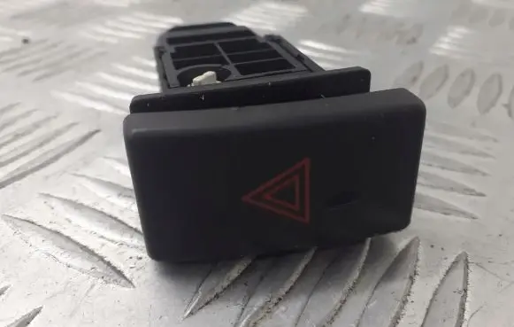Toyota Avensis T250 Hazard warning light relay 157963