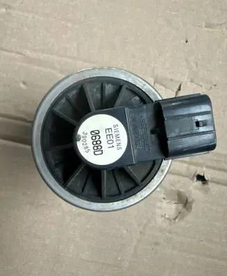 Volvo S40, V40 EGR valve 0688D 390285 EE01