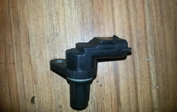 Hyundai i30 Camshaft position sensor 393502b000 9670930002