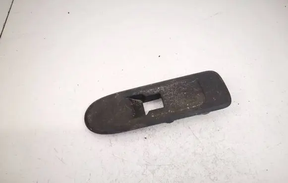 Peugeot 508 Front door window switch trim 09299hzd 09365hzw