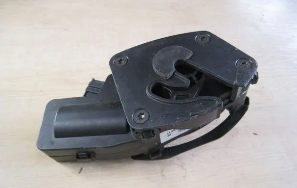 Skoda Superb B6 (3T) Tailgate/trunk/boot lock/catch/latch 3T0827299B
