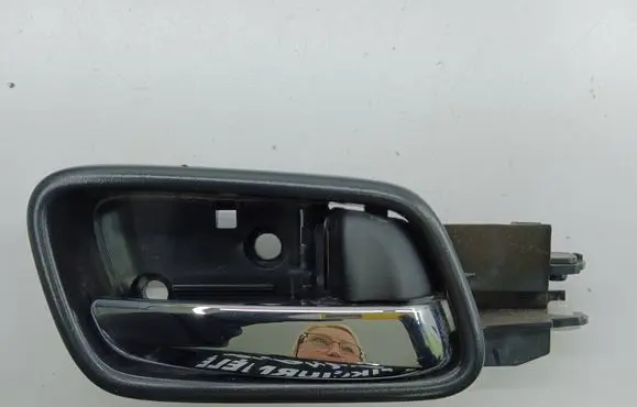 Honda CR-V Front door interior handle