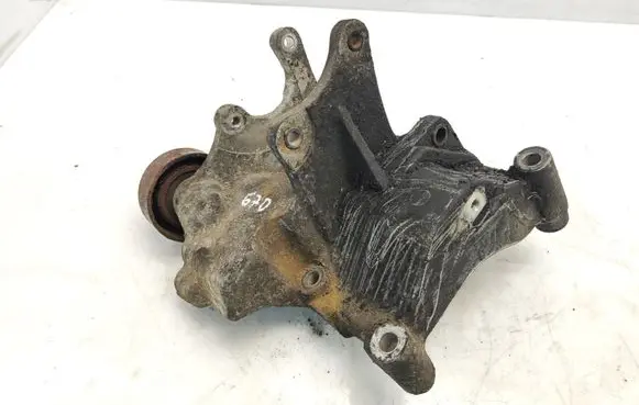 Hyundai Santa Fe Generator/alternator bracket 