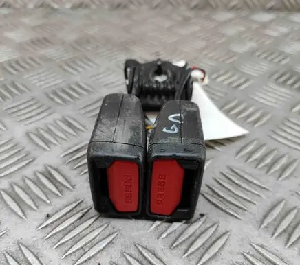 BMW iX Middle seatbelt buckle (rear) 9490296