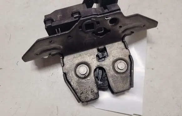 Opel Astra K Tailgate/trunk/boot lock/catch/latch 13509599
