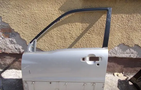 Suzuki Grand Vitara I Front door