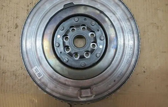 Mercedes-Benz GLC C253 Dual mass flywheel A6540301901T