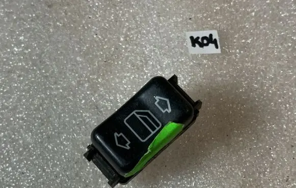Mercedes-Benz S W140 Electric window control switch A1408210151