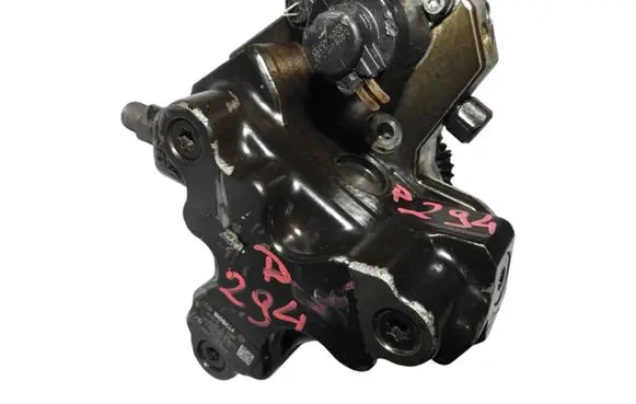 Mercedes-Benz S W222 Fuel injection high pressure pump A6420701301