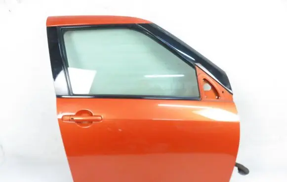 Suzuki Swift I Front door