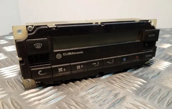 Volkswagen PASSAT B5.5 Climate control unit 3B1907044B