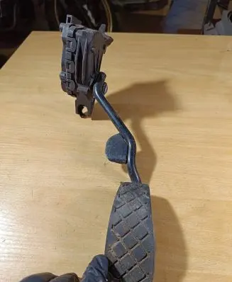 Audi A4 S4 B6 8E 8H Accelerator throttle pedal 8D2721523B