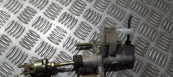 Toyota Corolla Verso E121 Clutch master cylinder B48