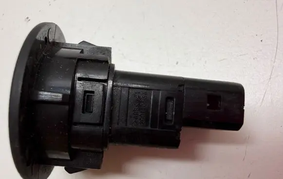 Chevrolet Camaro Tailgate opening switch 299113633