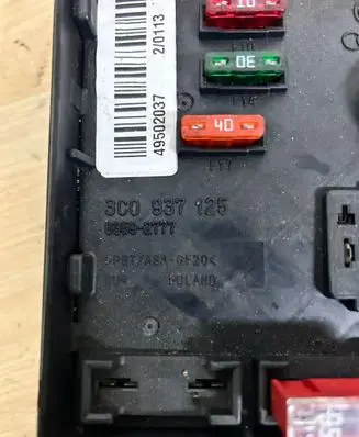 Volkswagen PASSAT B6 Fuse module 3C0937125 63592777