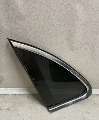 Porsche Macan (95B) Rear side window 95B845297BB