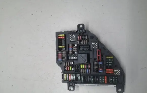 BMW 5 F10 F11 Fuse module 9264923 417033452 04732450