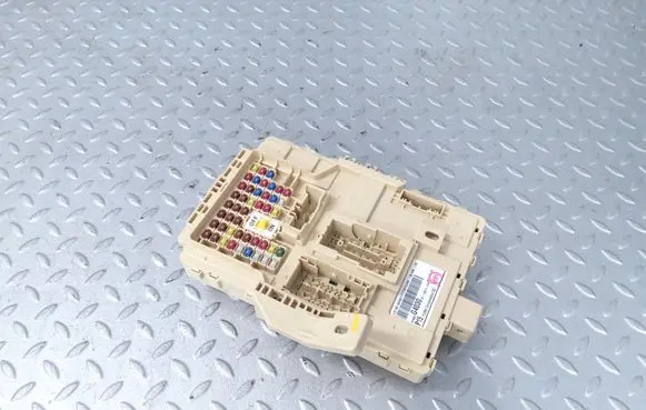 Hyundai i30 Fuse module 91950G4030