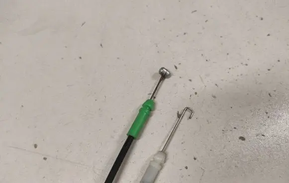 Toyota Avensis T250 Rear door lock