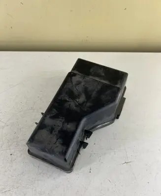 Toyota RAV 4 (XA20) Fuse box cover 8267242140