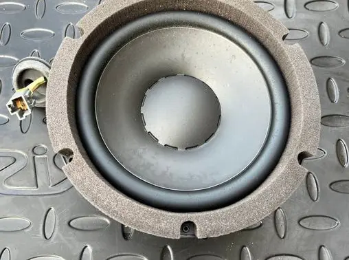 Volvo C70 Front door speaker 30797741