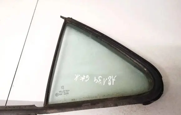 Peugeot 406 Rear vent window glass 