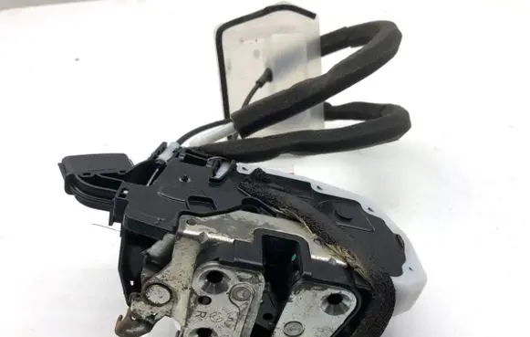 Infiniti Q50 Front door lock 