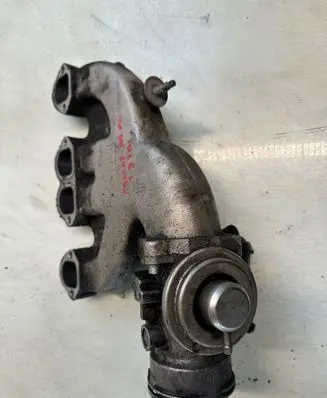 Volkswagen Golf IV Intake manifold 038129713