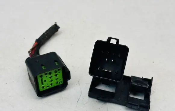 Audi Q3 8U Glow plug pre-heat relay 038907281D 0281003038
