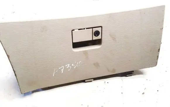Chrysler Pacifica Glove box