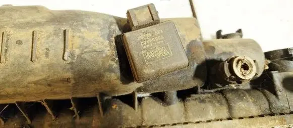 Peugeot 405 Coolant temperature sensor 73504402