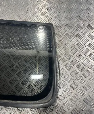 Nissan X-Trail T30 Rear side window