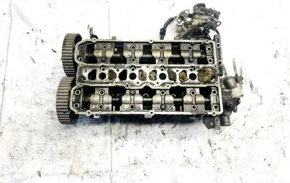 Mitsubishi Carisma Engine head 909071000