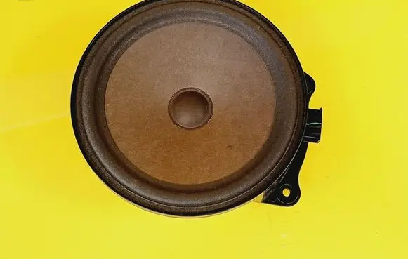 Audi A2 Front door speaker 8Z0035411