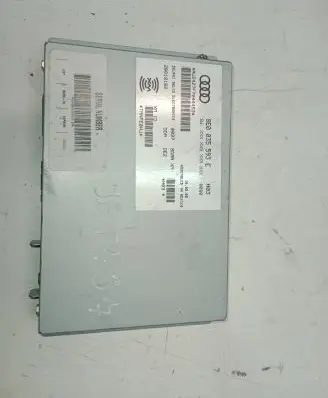 Volkswagen Jetta V Other control units/modules 8E0035593E 28019162 AUZ4Z7F7044453